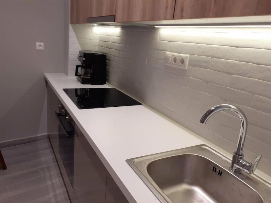 Μοντέρνο Διαμέρισμα - Stylish Appartment Loutraki Zewnętrze zdjęcie